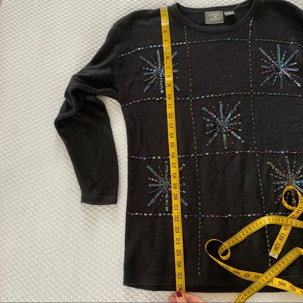 Vintage Snowflake Novelty Sweater • Medium - Picture 6 of 6